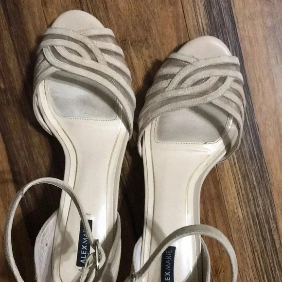 Alex Marie Heels - Picture 5 of 7